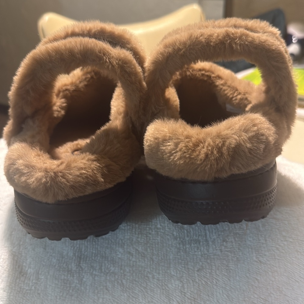 Unisex Crocs - Picture 3 of 5